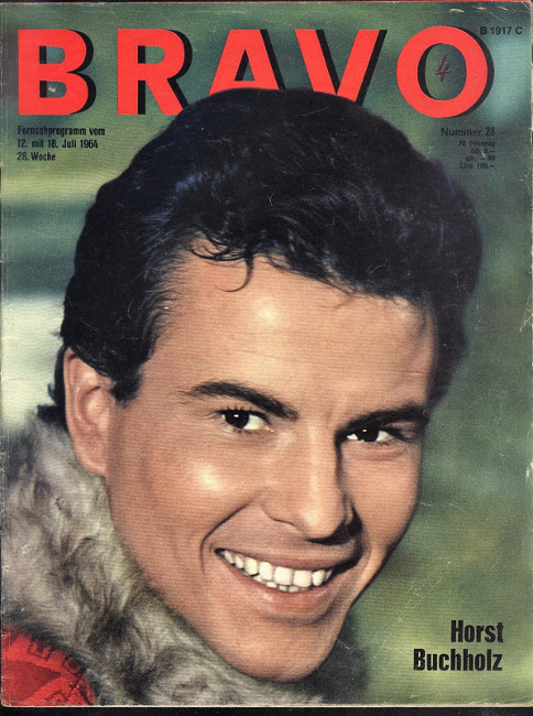 07-07-1964. Helen - Hans-J�rgen B�umler, Der Filmhund Monsieur Cognac, Rex Gildo & Gitte, Thomas Fritsch, Connie Francis, Sylvie Vartan, Siw Malmkivst, Udo J�rgens, Freddy, Dave Clark Five, Schlager der Woche mit Cliff Richard und vieles mehr .  R�tsel ist noch ungel�st Die Heftung ist fest und stabil, der Band ist glatt und flach, kein KlammerrostJahrzehntelang trockene und gesch�tzte Lagerung im Nichtraucherhaushaltmit Starschnitt Caterina Valentemit Portraitpostern von Russ Tamblynmit Berichten �ber Romy Schneider, Glenn Ford, Hope Lange, Eddie Constantine, Tony Perkins, Charlton Heston, Brigitte Bardot, Ann-Margaret, Russ Tamblyn, Elke Sommer, Charles Aznavour, Gunther Philipp, Sophia Loren, Warren Beatty, Hayley Mills, Renate und Werner Leissmann, Paul H�rbiger, Ted Herold, Vivi Bach, Gerhard Wendland, Helen Shapiro, Edward Byrnes